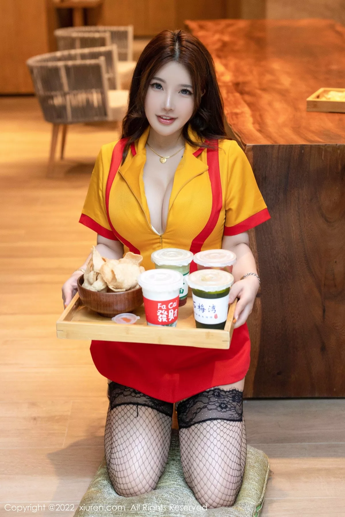 小海臀写真