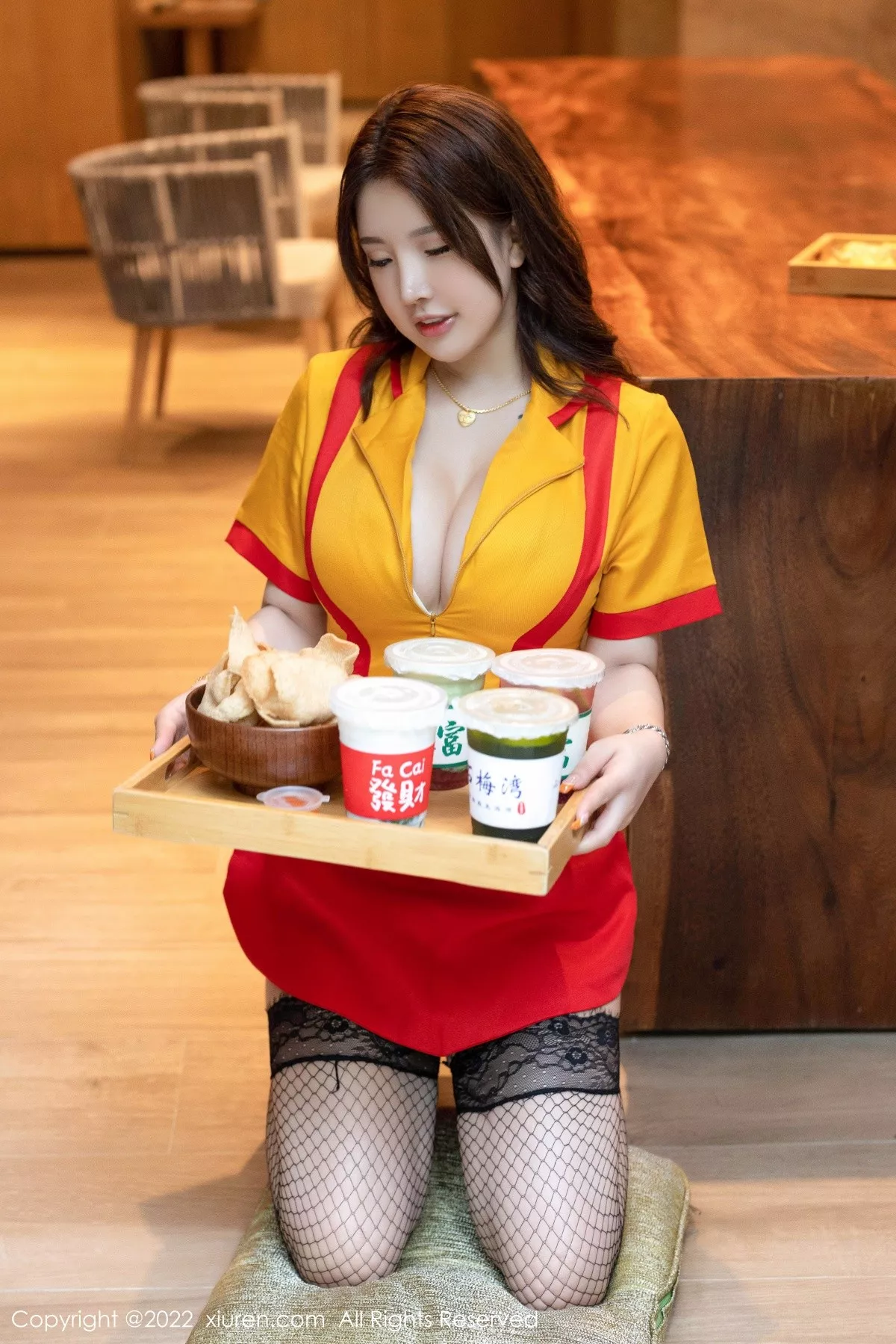 小海臀写真