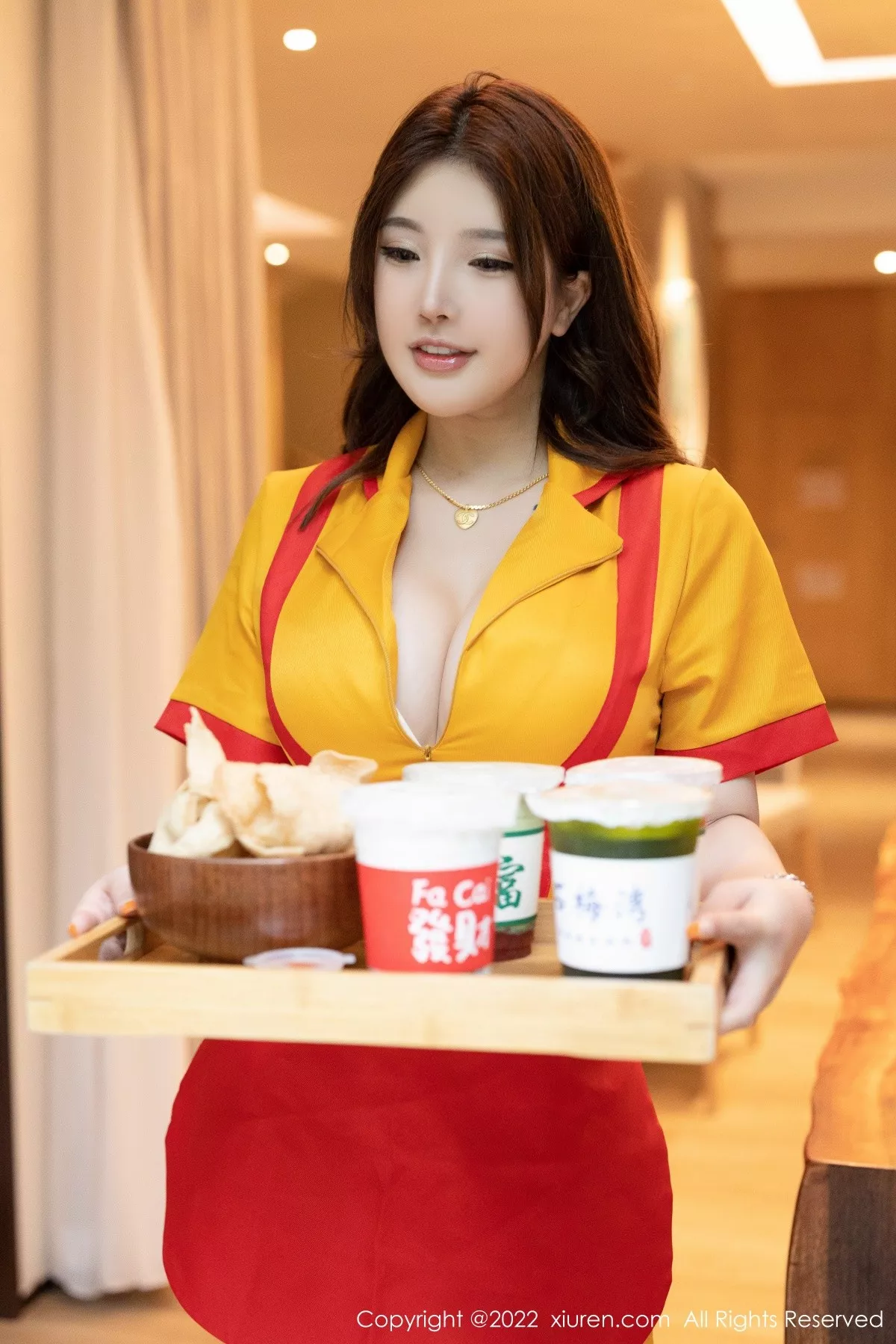 小海臀写真