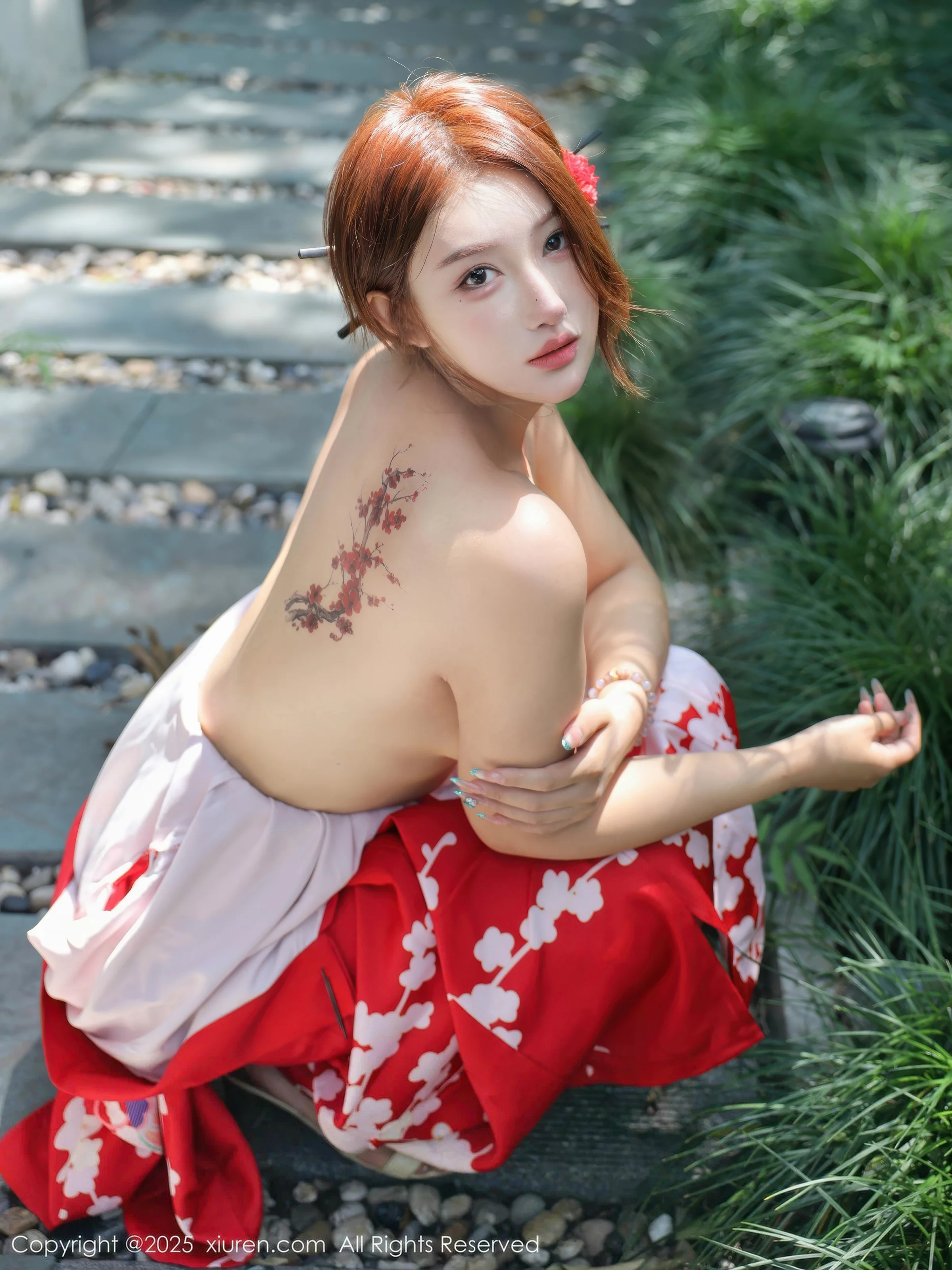 秀人集.com_[XiuRen秀人网]No.10683_模特金允希Yuki户外性感红色和服半脱秀完美身材惹火诱惑写真80P