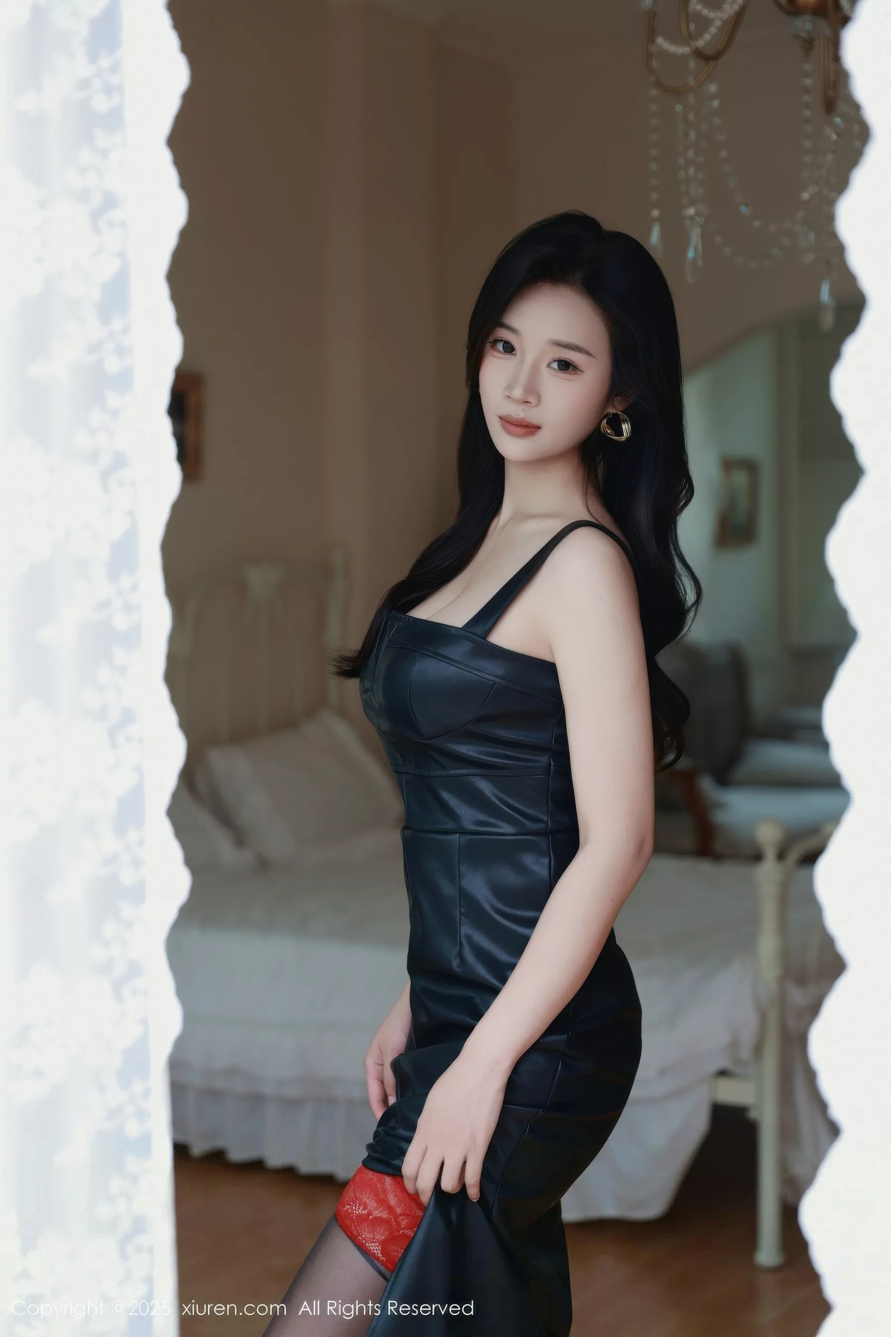 秀人集.com_[XiuRen秀人网]No.10885_模特南乔性感黑色皮裙露黑色内衣配黑丝裤袜秀白嫩肌肤诱惑写真72P