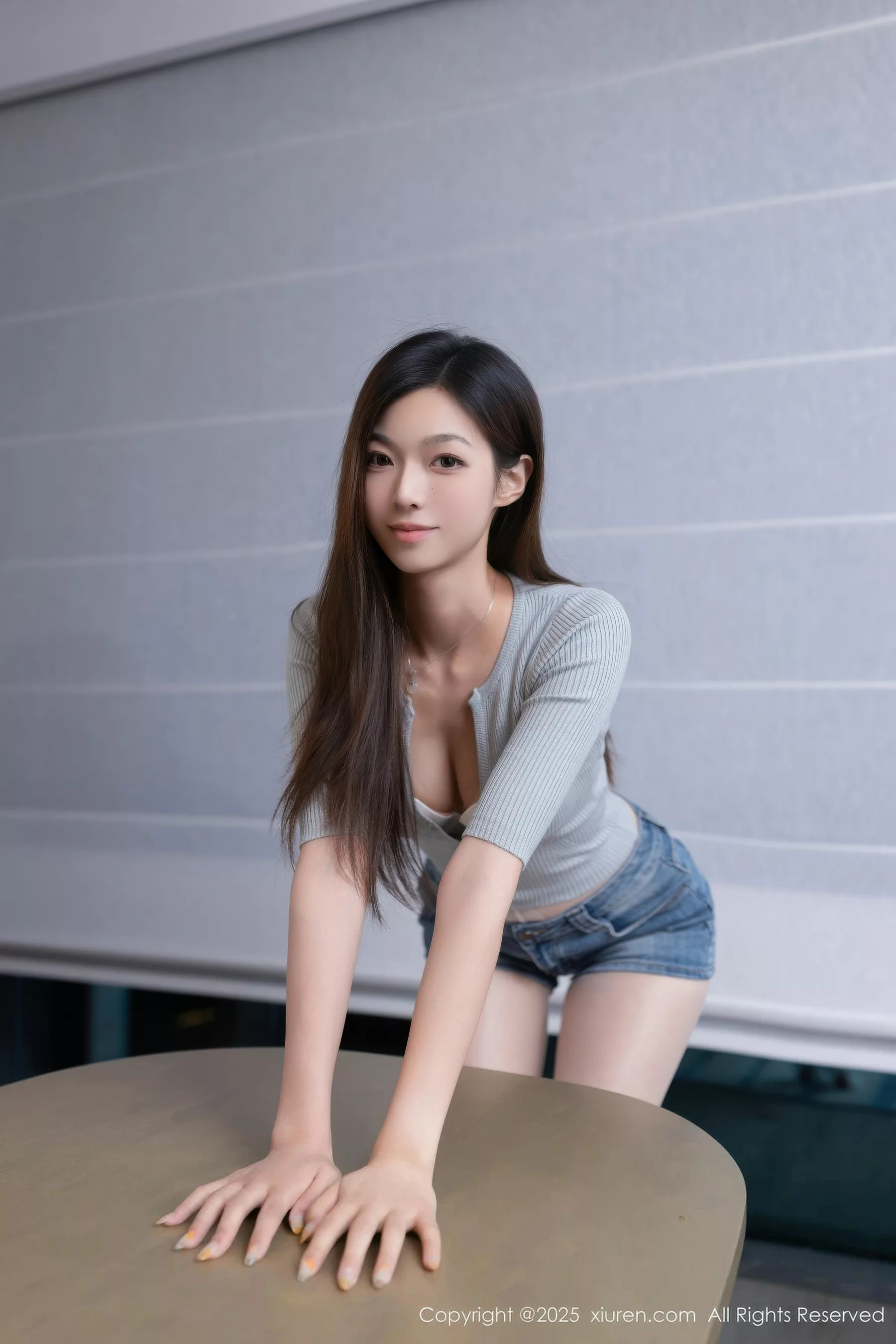 秀人集.com_[XiuRen秀人网]No.10881_模特kiki柚柚性感蓝色超短牛仔裤配原色丝袜秀凹凸身材诱惑写真80P