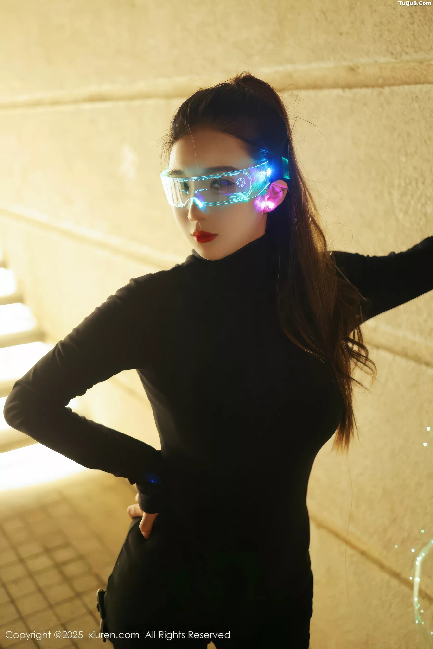 秀人集.com_[XiuRen秀人网]No.10936_模特小肉肉咪性感黑色连衣短裙配超薄黑丝秀凹凸身材诱惑写真77P