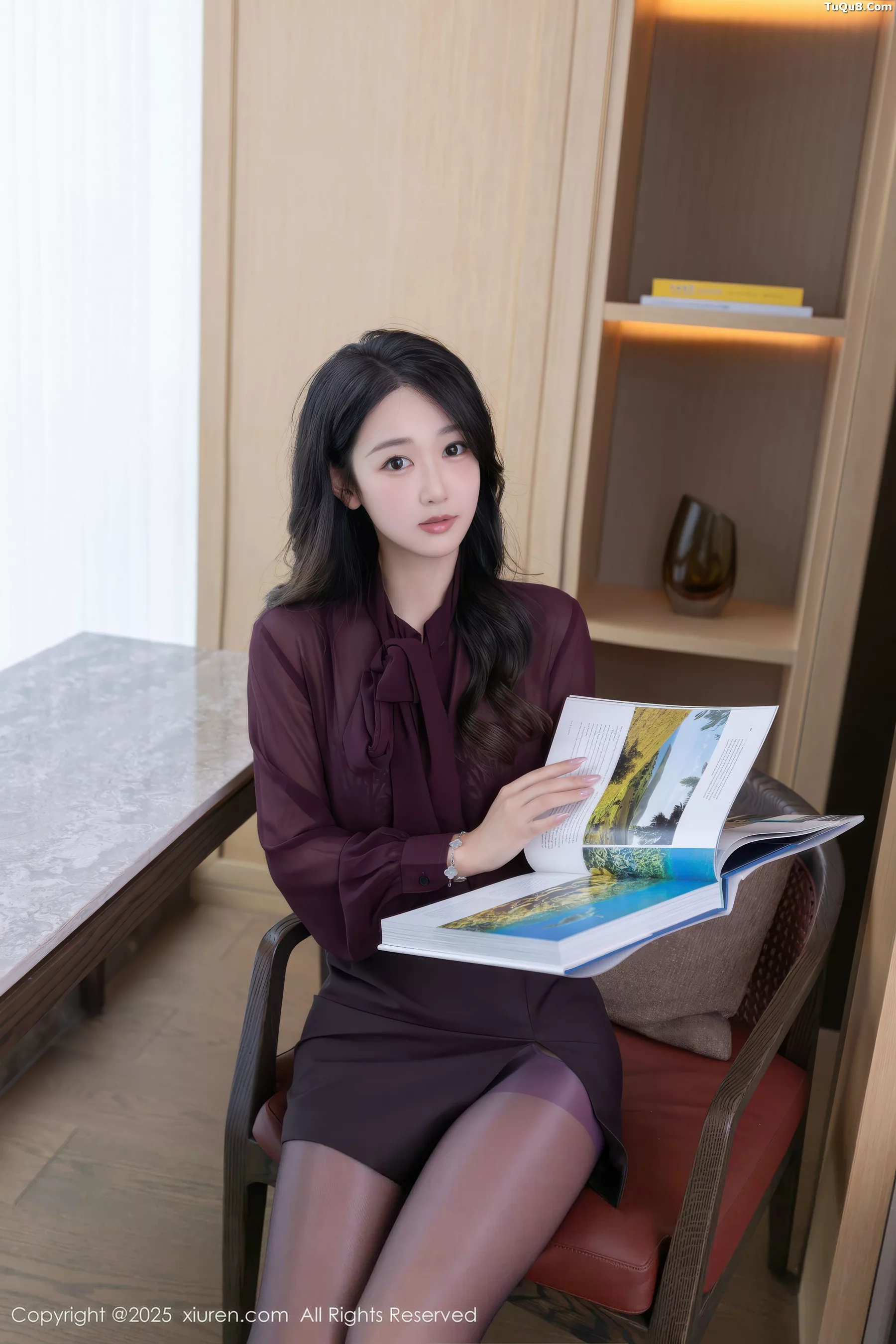 秀人集.com_[XiuRen秀人网]No.10941_模特唐安琪性感OL服饰露黑色内衣配紫色丝袜秀曼妙身姿诱惑写真76P