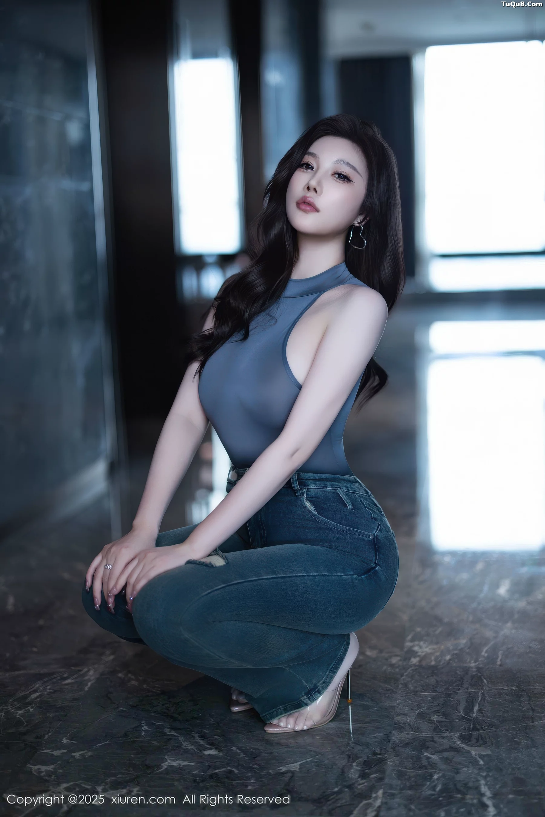 秀人集.com_[XiuRen秀人网]No.10952_女神CHENCHEN.性感灰色服饰配蓝色牛仔裤秀丰腴身材诱惑写真90P