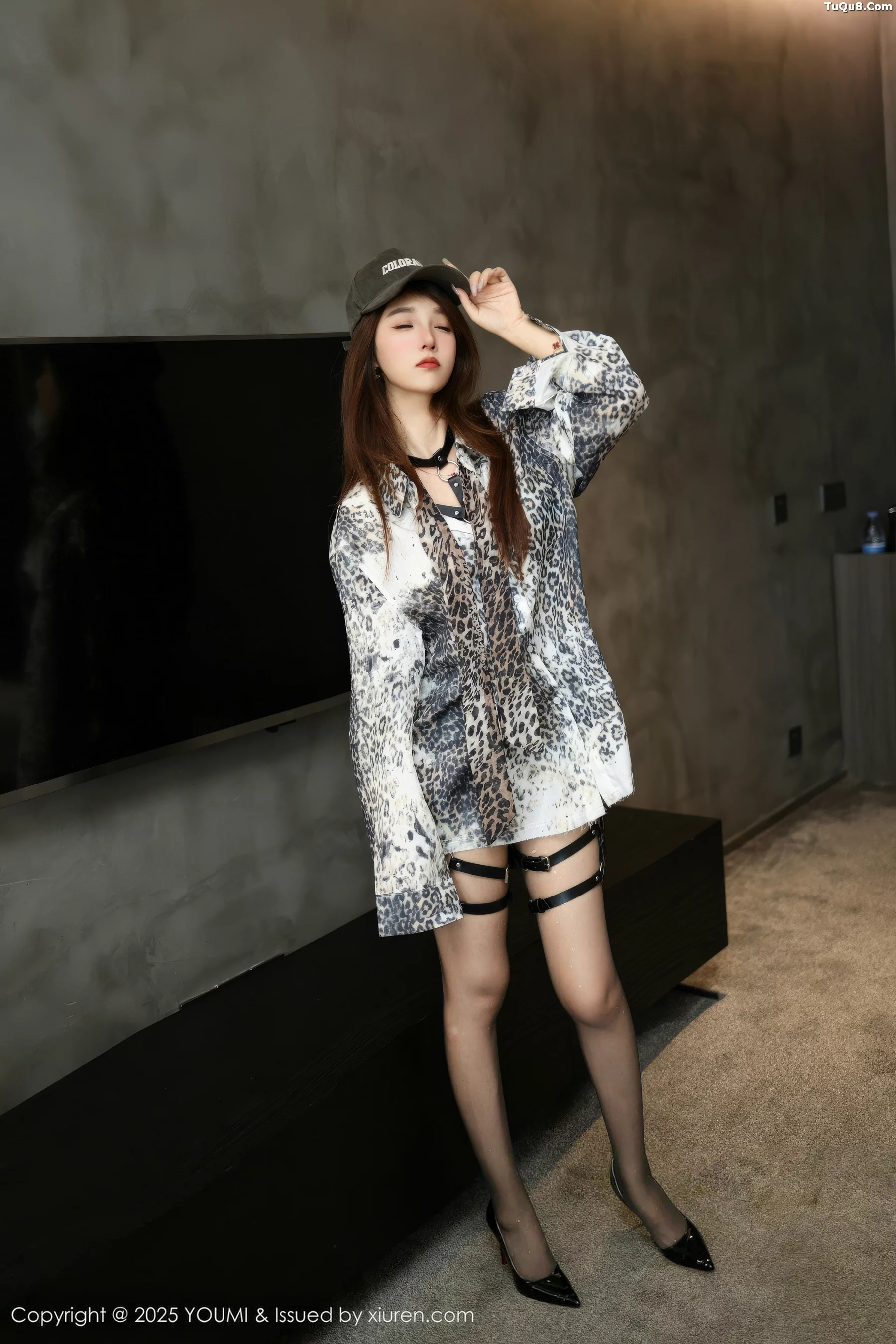 秀人集.com_[YouMi尤蜜荟]Vol.1179_模特Twins-夭夭性感豹纹衬衫露黑色情趣内衣秀惹火身材诱惑写真70P