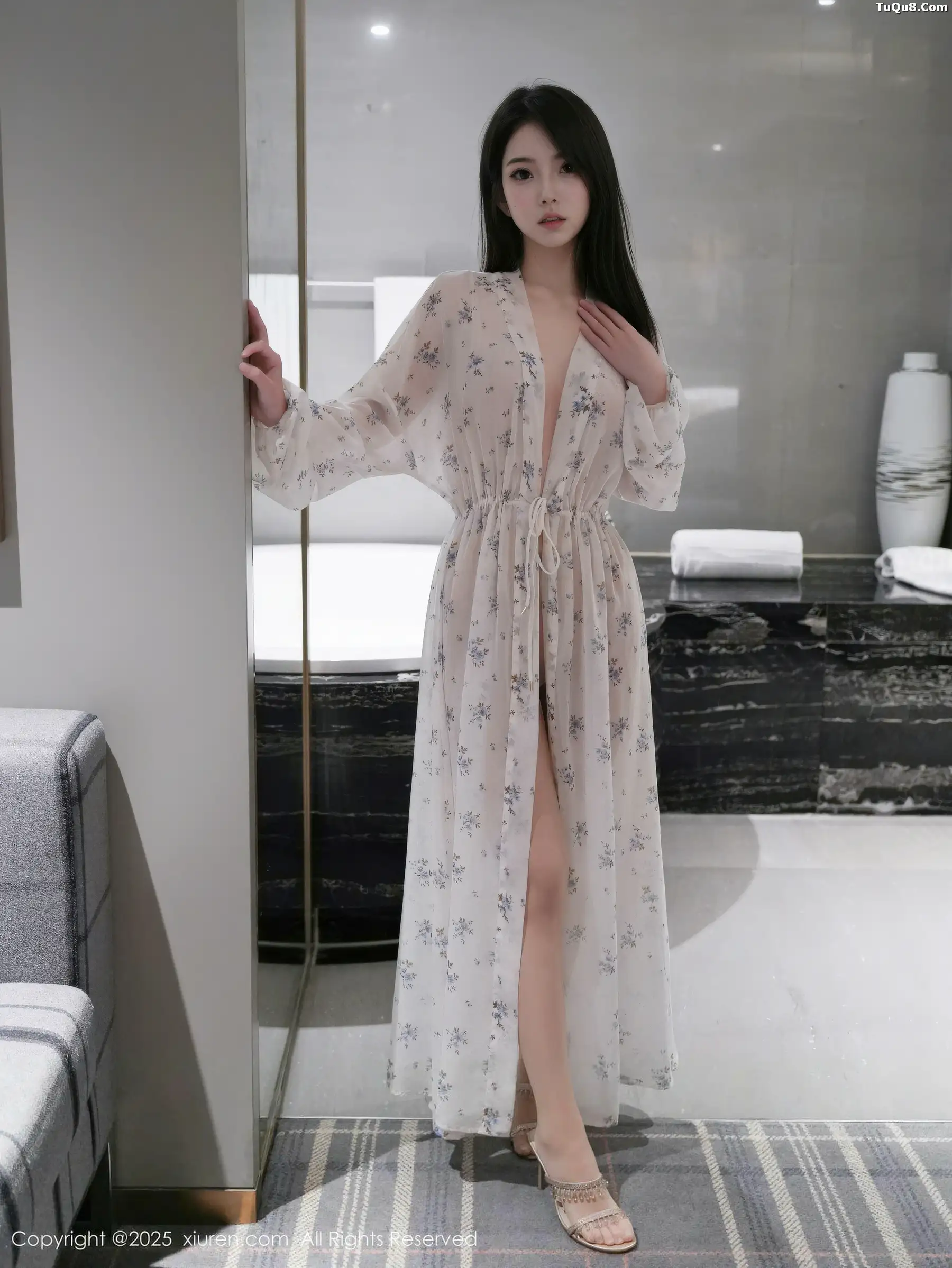 秀人集.com_[XiuRen秀人网]No.10988_模特烧烧小桃蓝色连衣短裙+白色碎花连衣裙秀曼妙身材诱惑写真52P