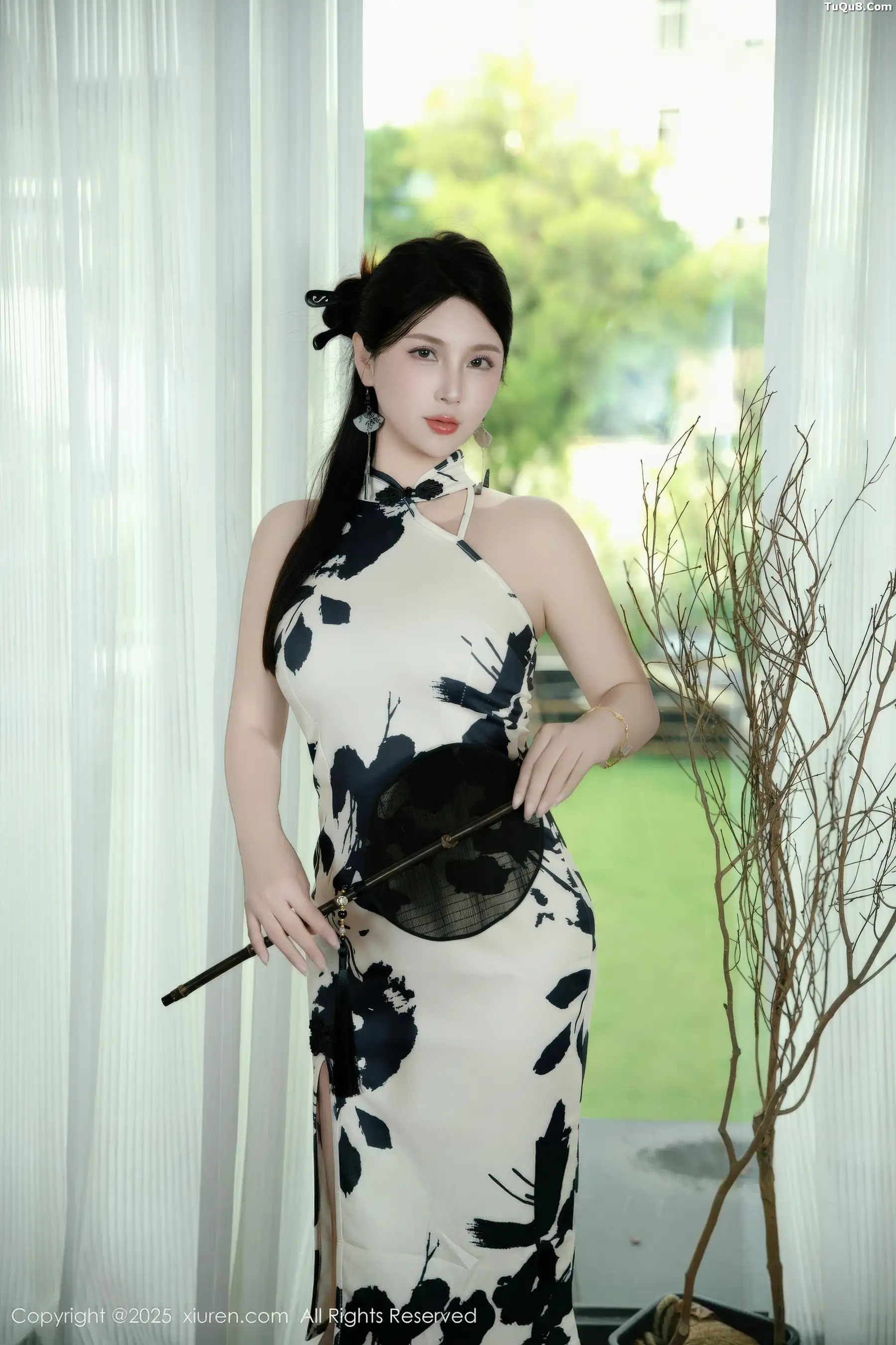 秀人集.com_[XiuRen秀人网]No.10989_模特小蛮妖Yummy性感白色旗袍露白色内衣秀完美身材诱惑写真70P