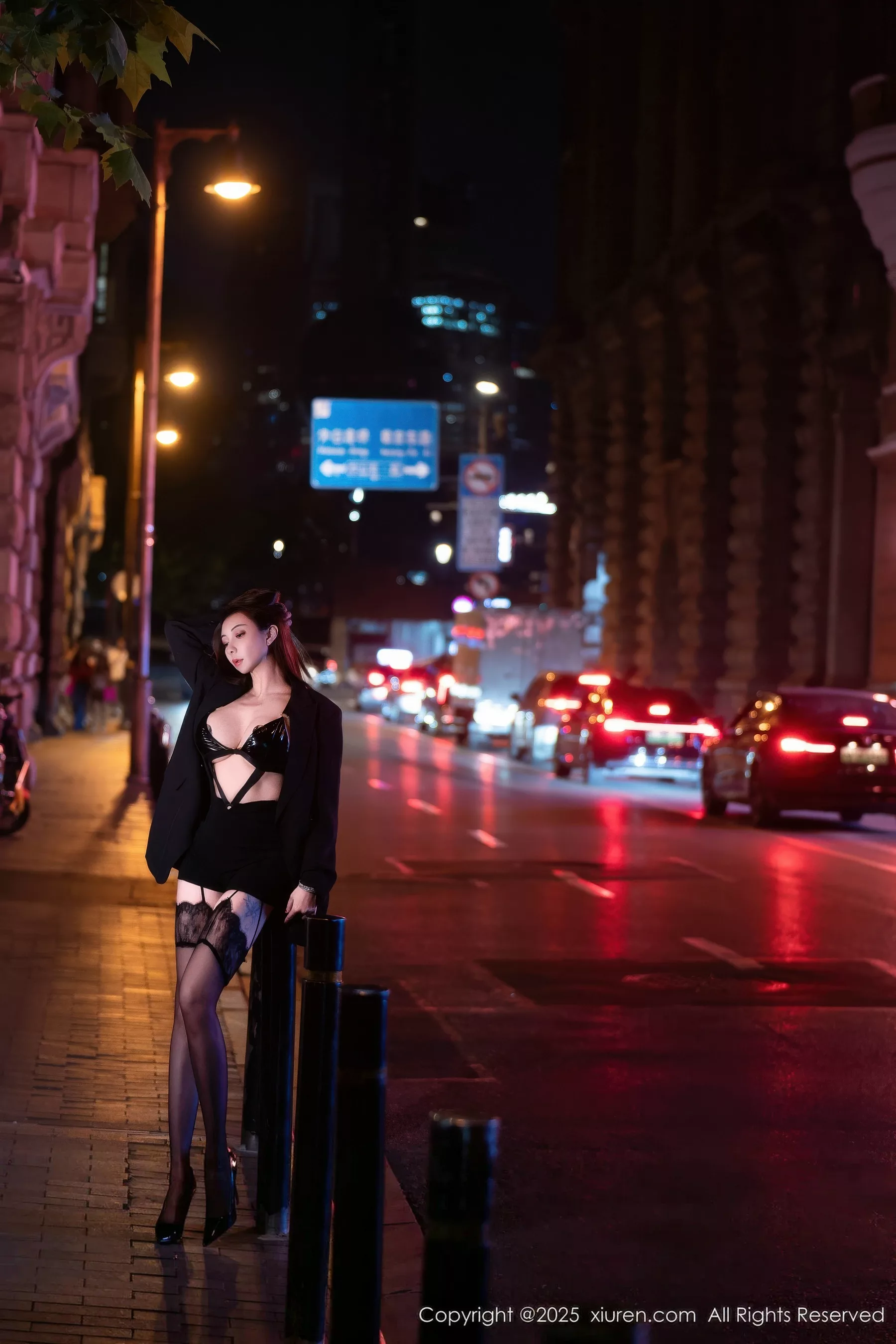 秀人集.com_[XiuRen秀人网]No.10899_御姐果儿Victoria性感黑色皮质情趣服饰配黑丝吊袜极致魅惑写真72P