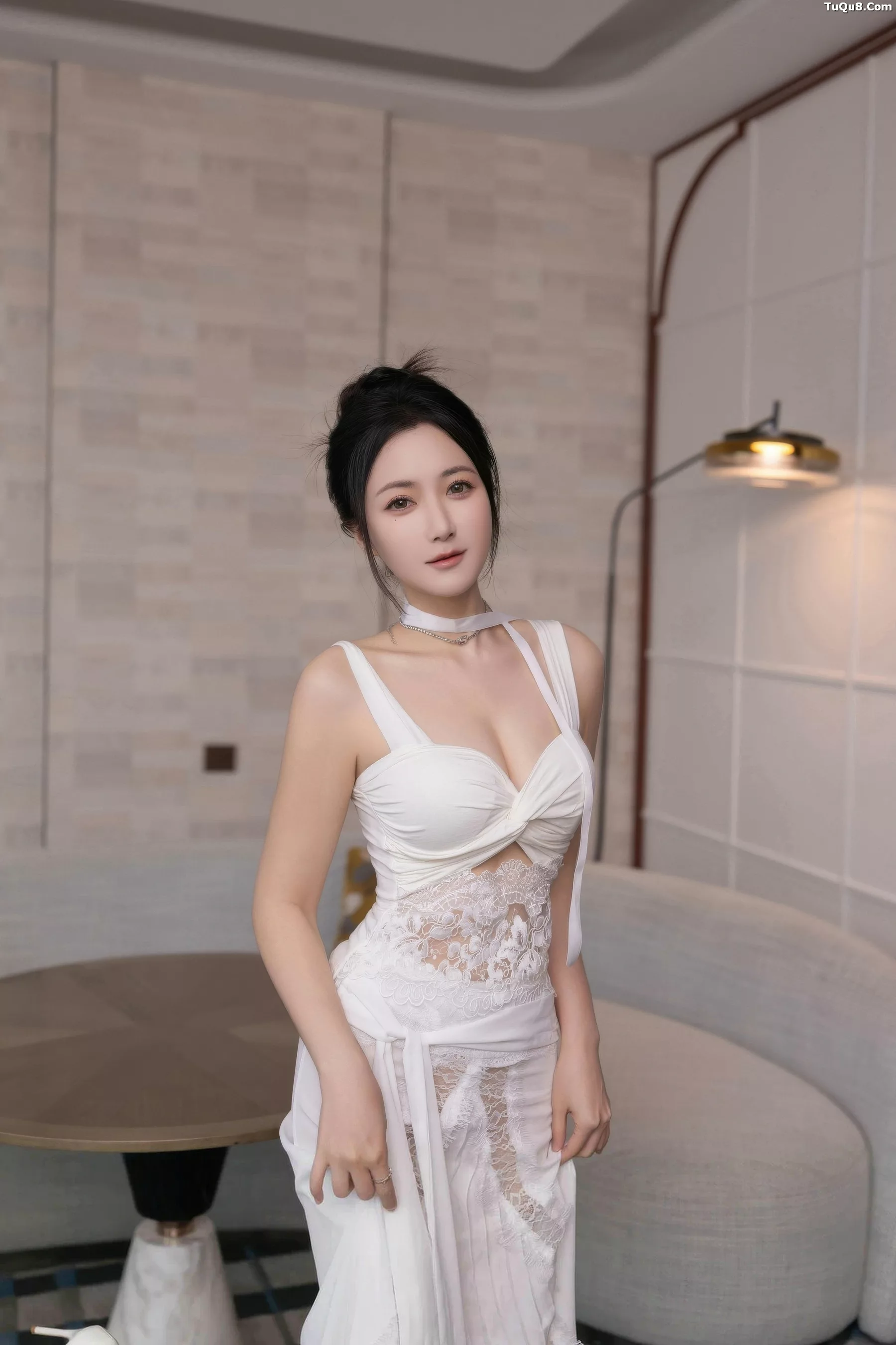 秀人集.com_[XiuRen秀人网]No.10911_模特鱼子酱Fish性感白色长裙配超薄无内肉丝秀曼妙身姿诱惑写真76P