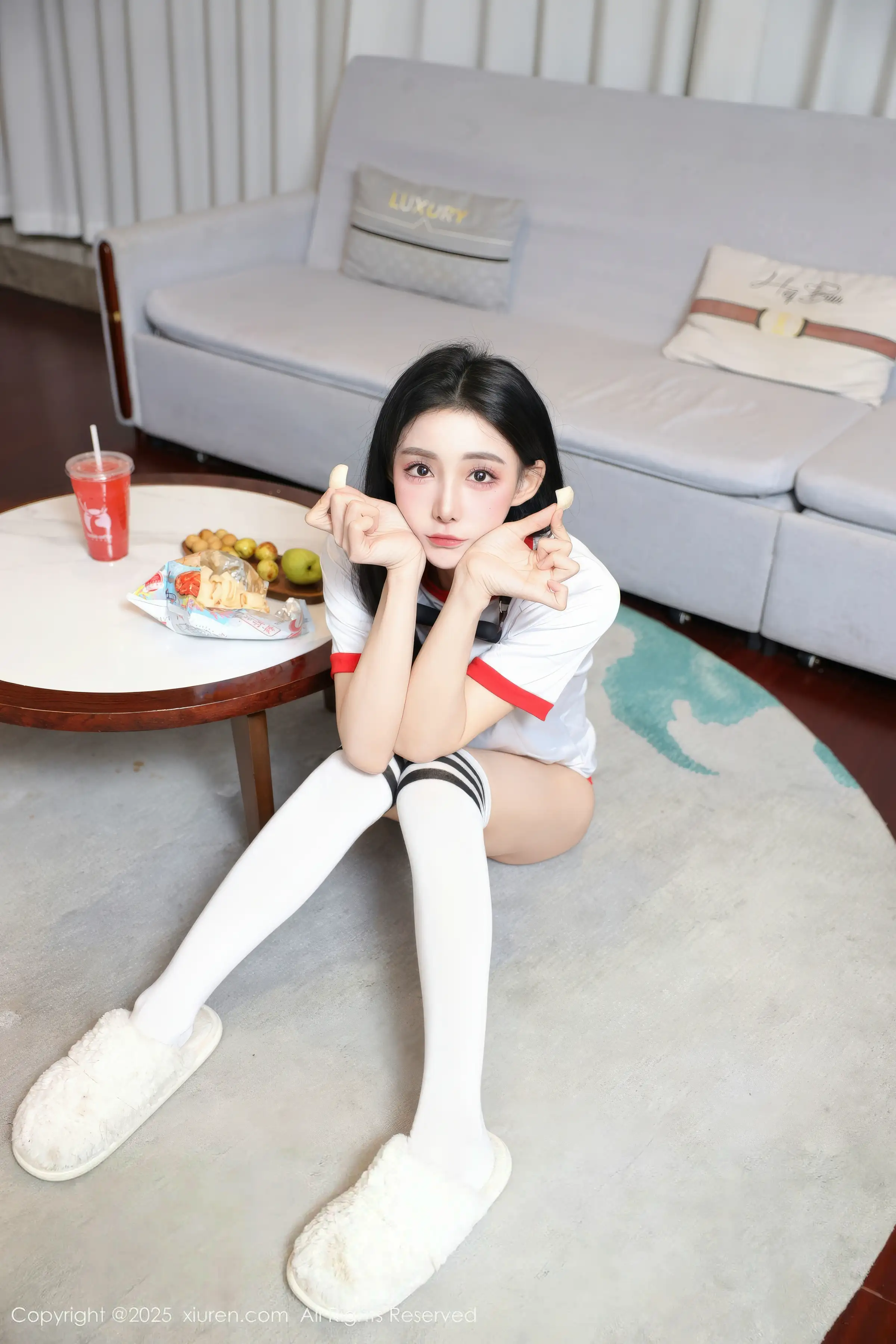 秀人集.com_[XiuRen秀人网]No.11110_新人模特许微微呀性感白色T恤配白色丝袜秀丰腴身材诱惑写真86P