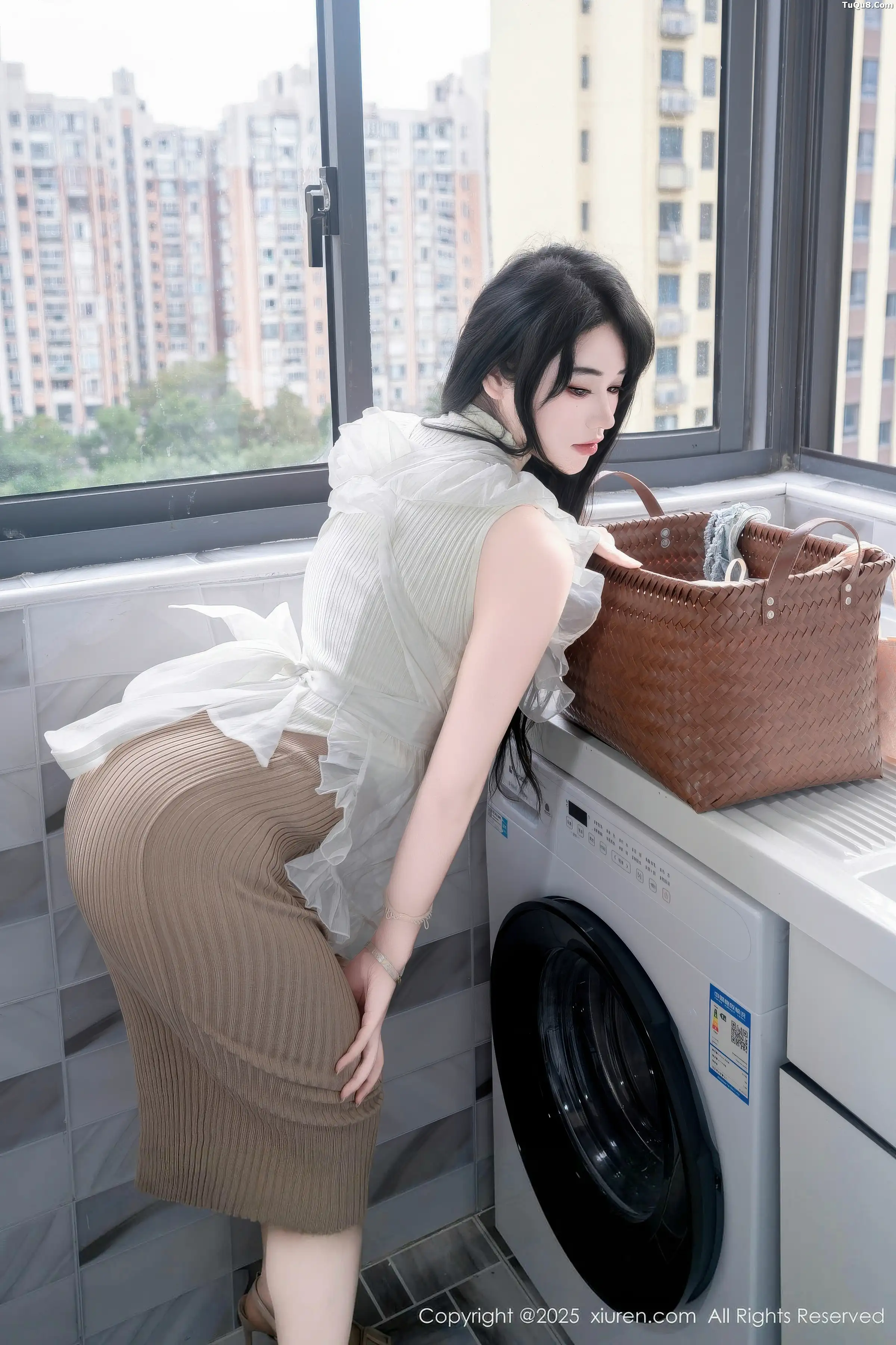 秀人集.com_[XiuRen秀人网]No.11010_模特汐汐爱吃草莓性感薄纱露原色内衣秀完美身材迷人诱惑写真83P