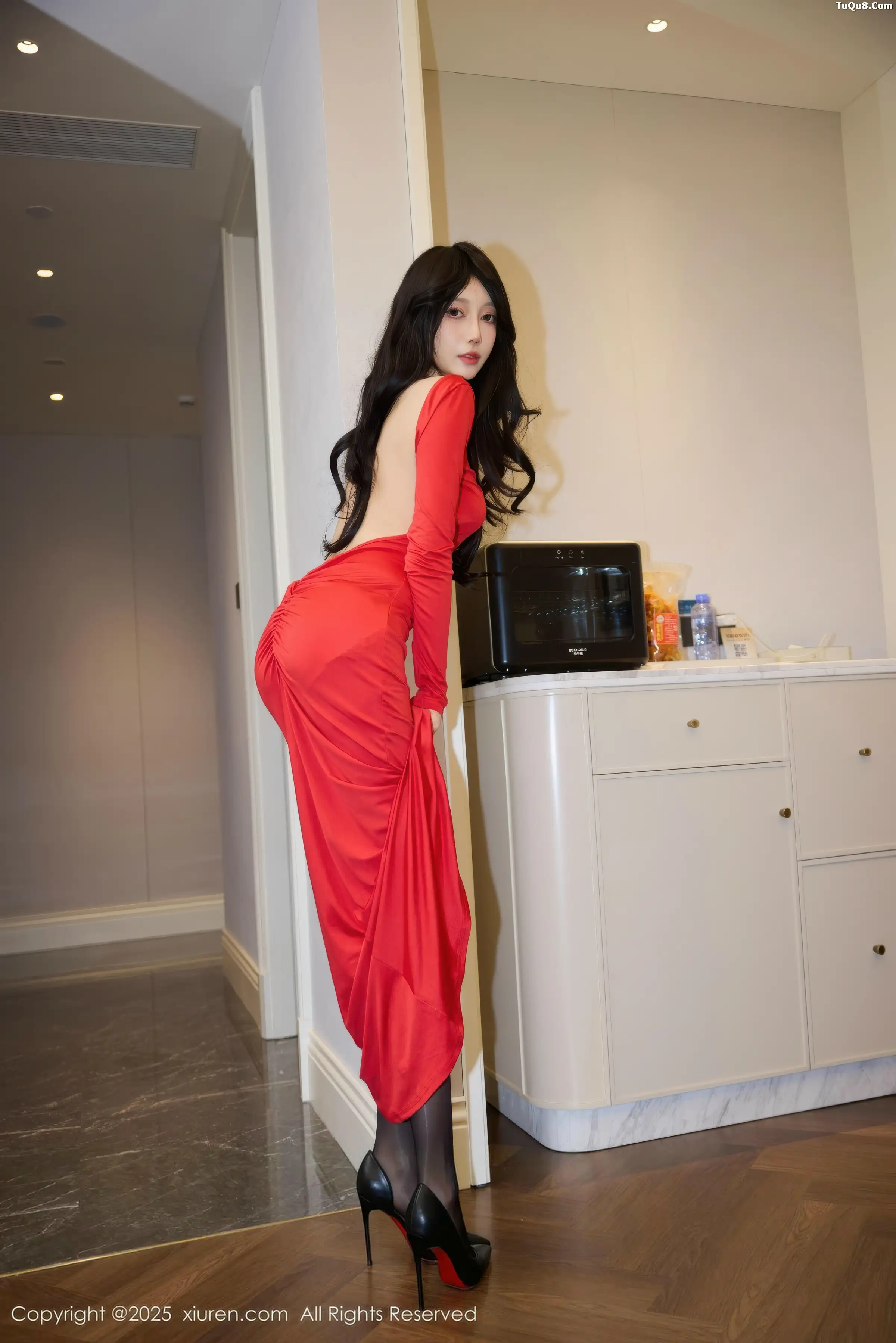 秀人集.com_[XiuRen秀人网]No.11169_模特玥儿玥er性感红色连衣裙配超薄黑丝秀曼妙身姿迷人诱惑写真71P