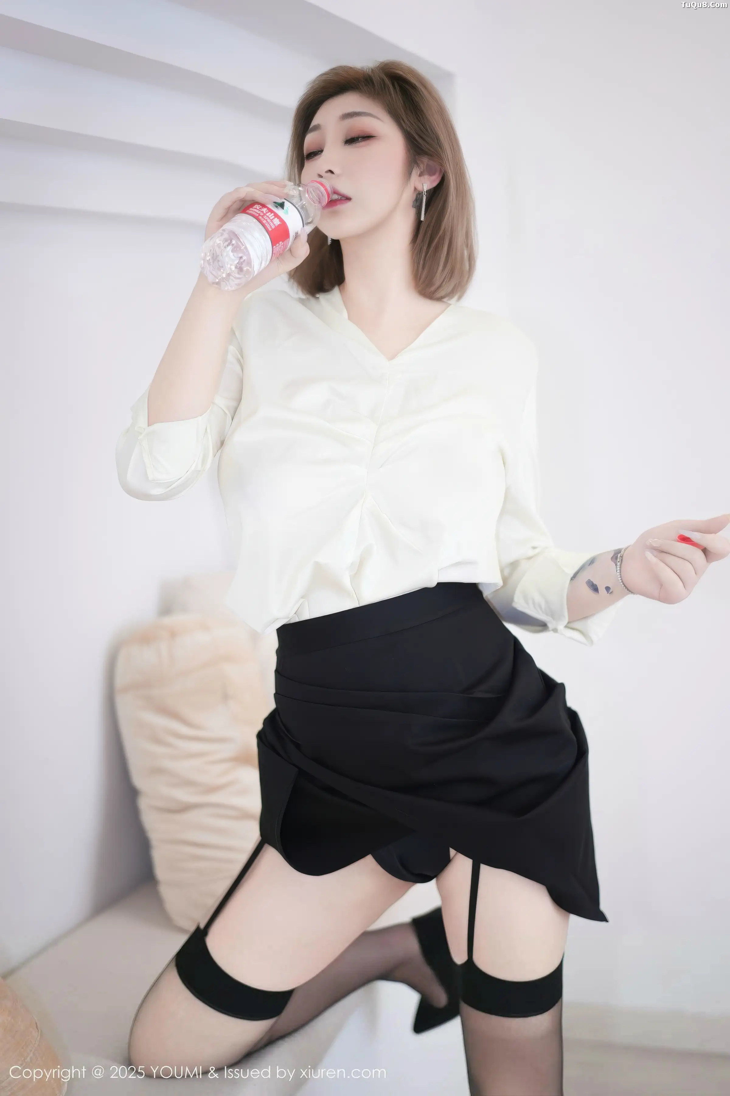 秀人集.com_[YouMi尤蜜荟]Vol.1195_女神妲己_Toxic性感白衬衫配黑短裙露黑丝吊袜秀丰满身材诱惑写真53P