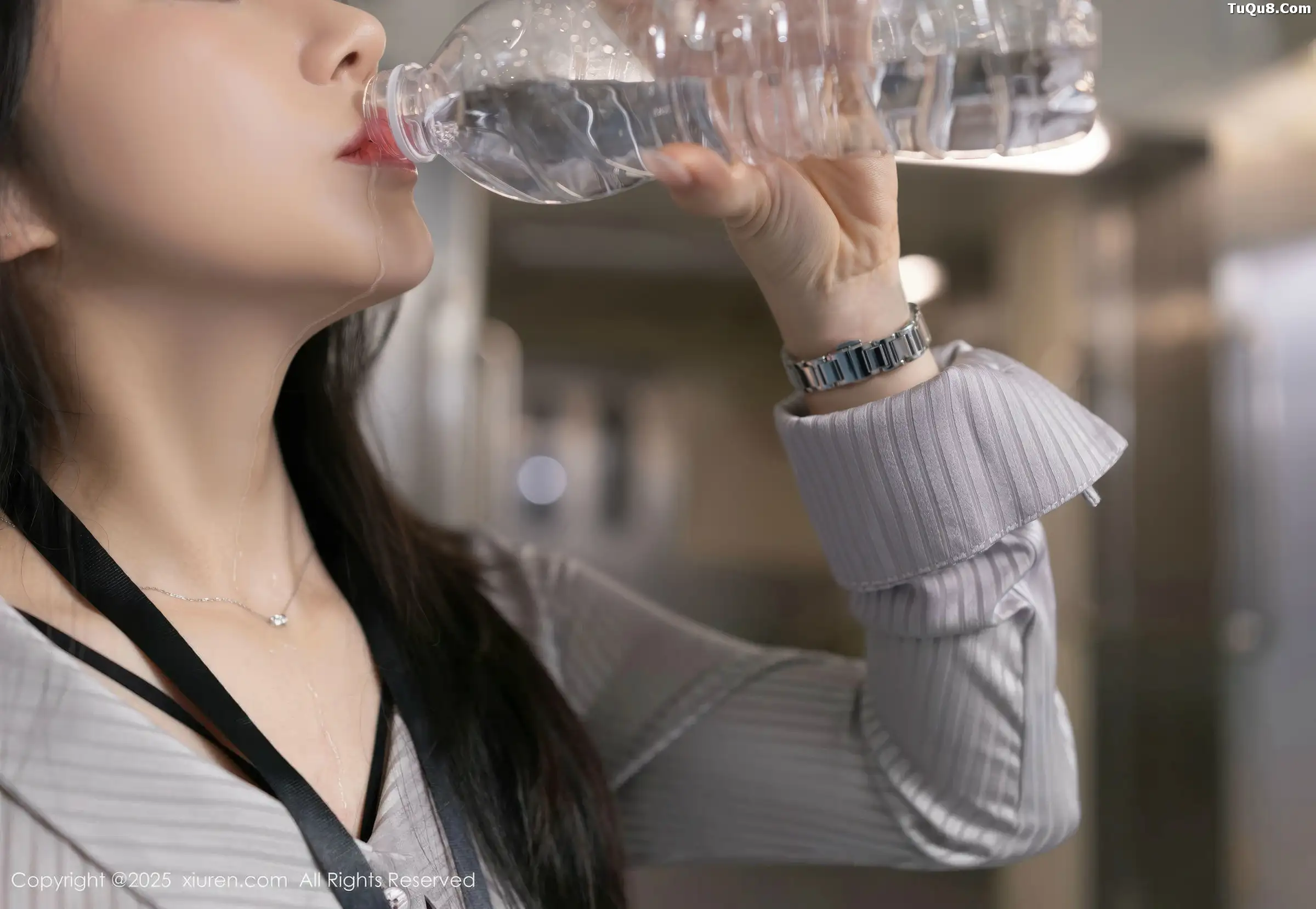 秀人集.com_[XiuRen秀人网]No.11186_模特鱼子酱Fish地铁场景性感黑色内衣配黑丝袜秀曼妙身姿诱惑写真78P