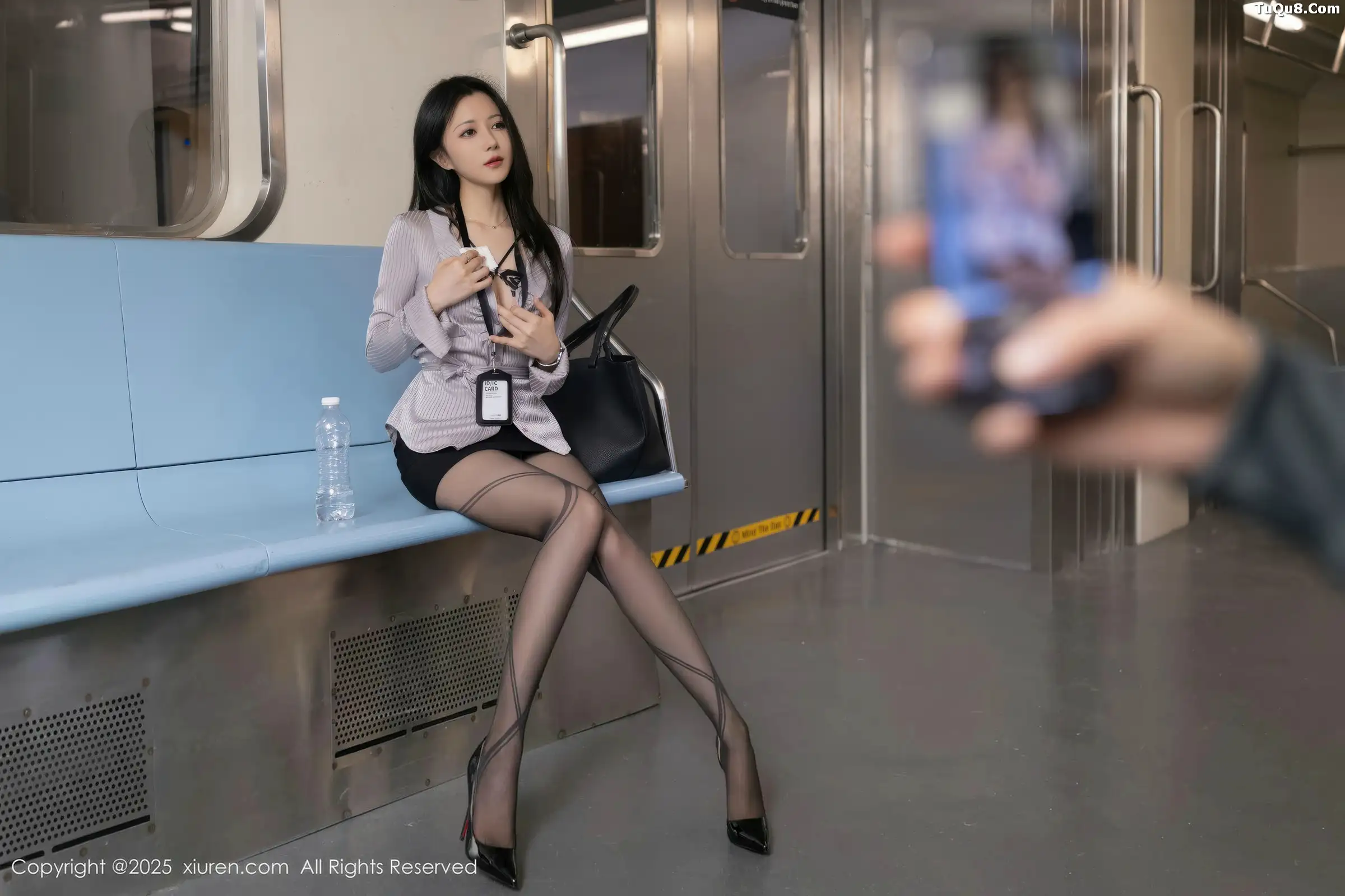 秀人集.com_[XiuRen秀人网]No.11186_模特鱼子酱Fish地铁场景性感黑色内衣配黑丝袜秀曼妙身姿诱惑写真78P