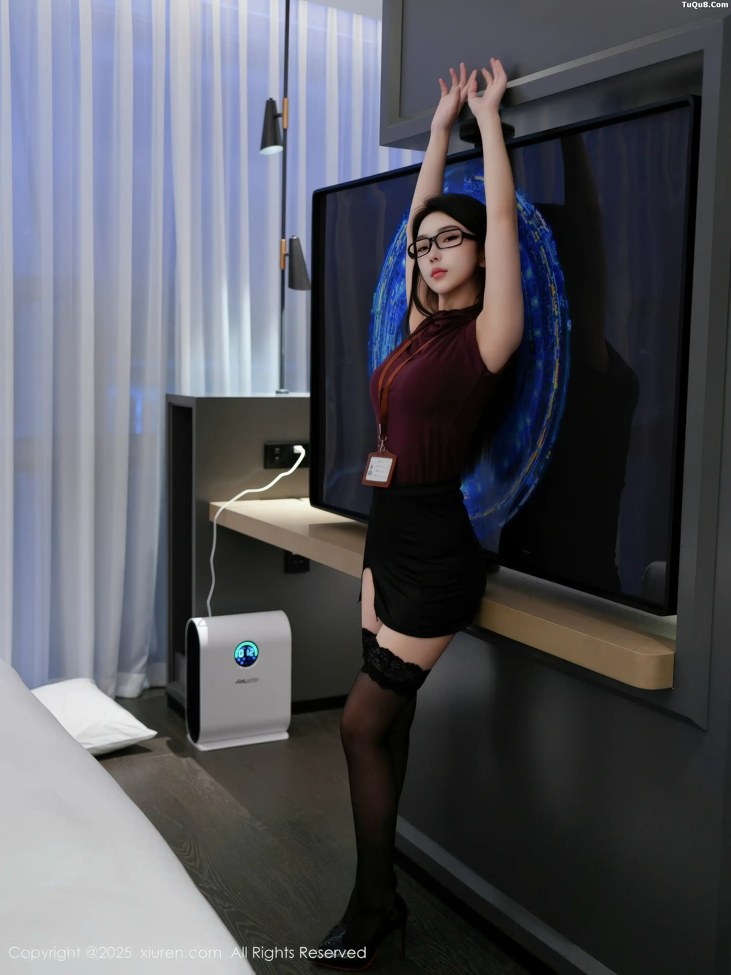 秀人集.com_[XiuRen秀人网]No.11135_模特烧烧小桃性感OL服饰黑短裙配超薄黑丝秀曼妙身姿诱惑写真68P