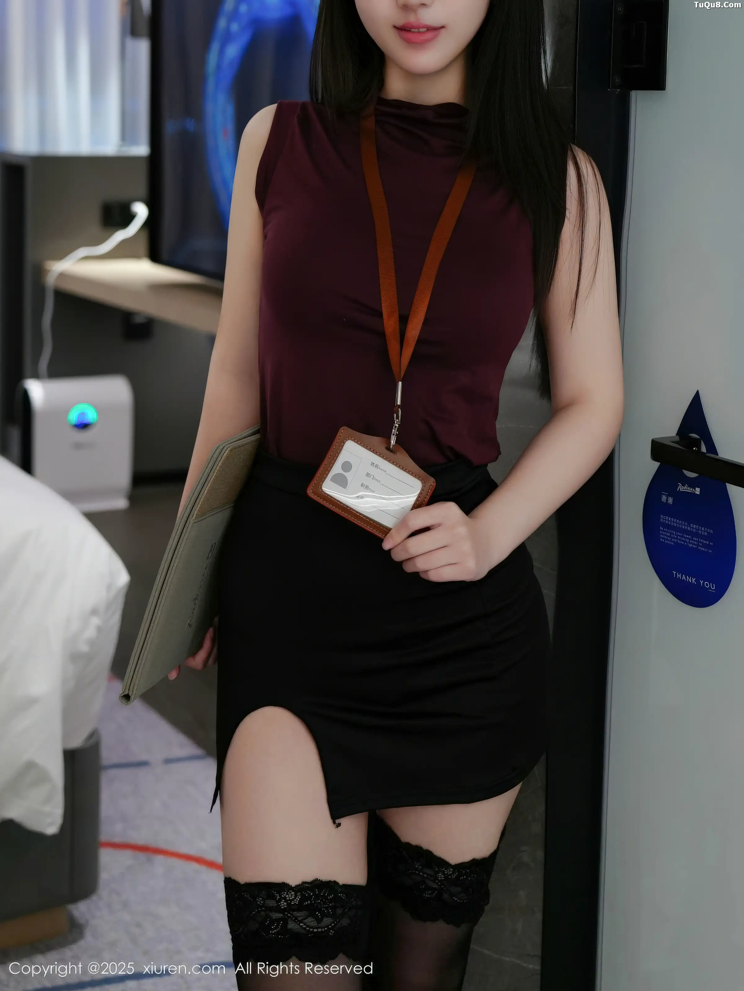 秀人集.com_[XiuRen秀人网]No.11135_模特烧烧小桃性感OL服饰黑短裙配超薄黑丝秀曼妙身姿诱惑写真68P