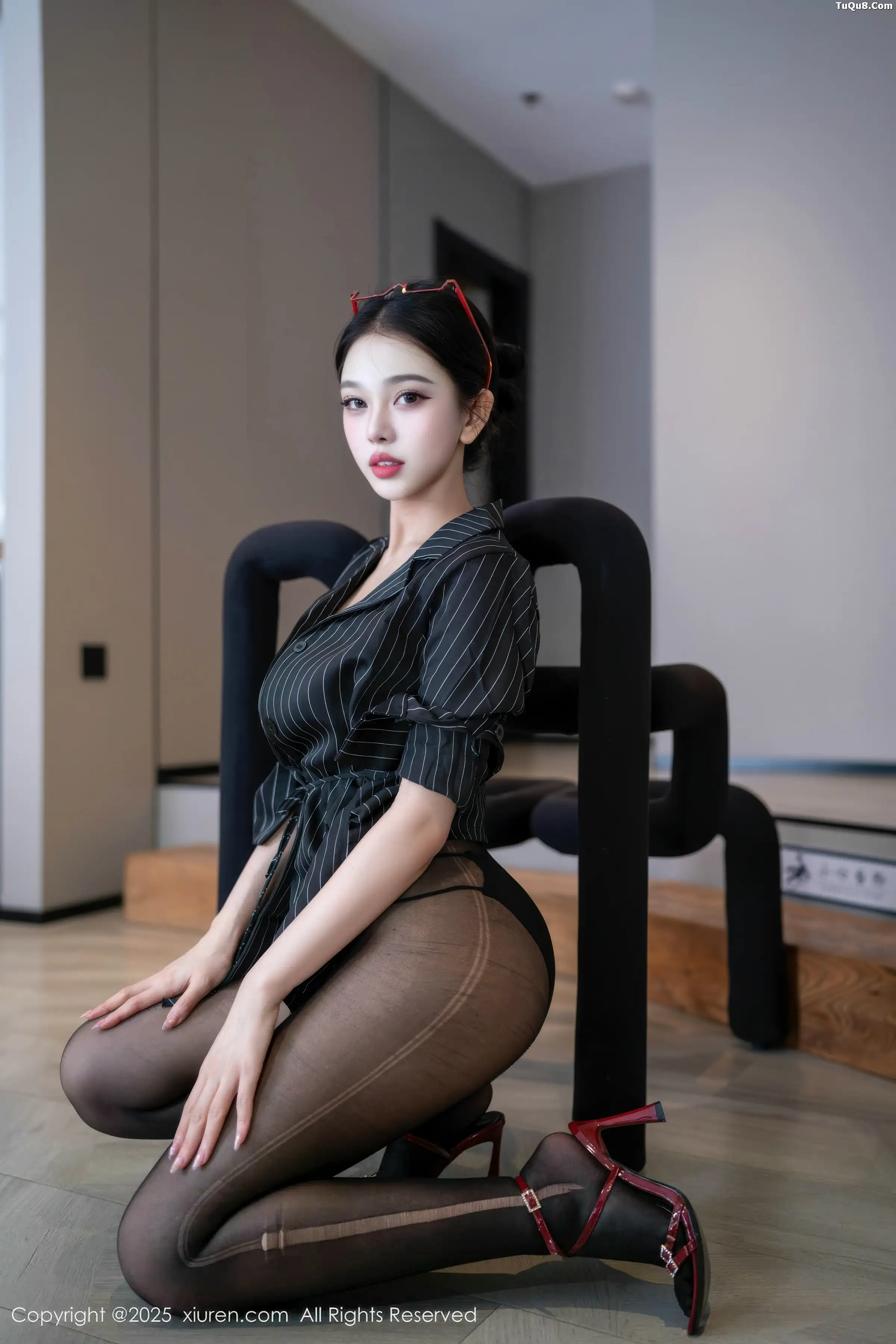 秀人集.com_[XiuRen秀人网]No.11160_新人模特诺诺子性感黑色衬衫配开档黑丝秀曼妙身姿撩人诱惑写真76P