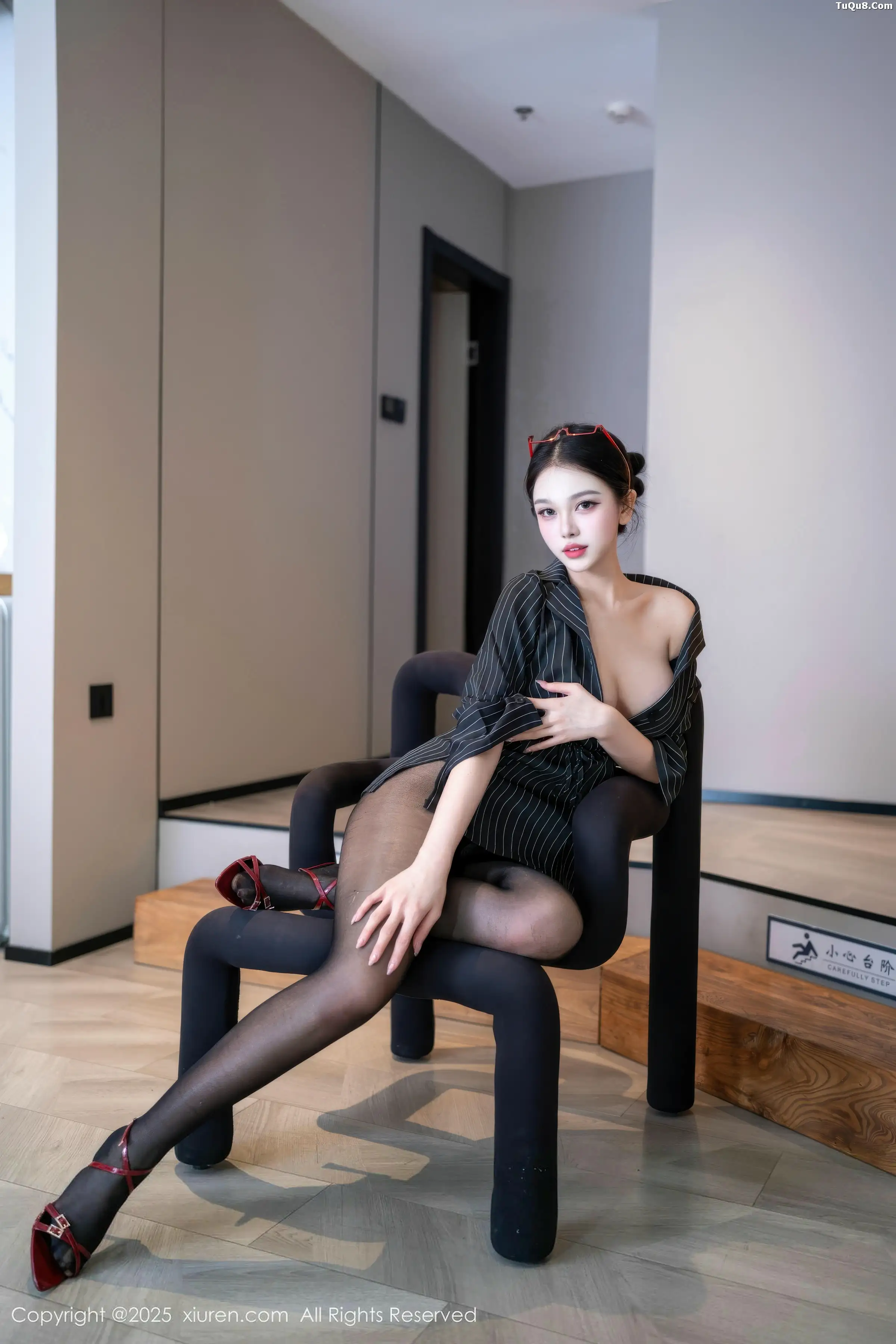 秀人集.com_[XiuRen秀人网]No.11160_新人模特诺诺子性感黑色衬衫配开档黑丝秀曼妙身姿撩人诱惑写真76P