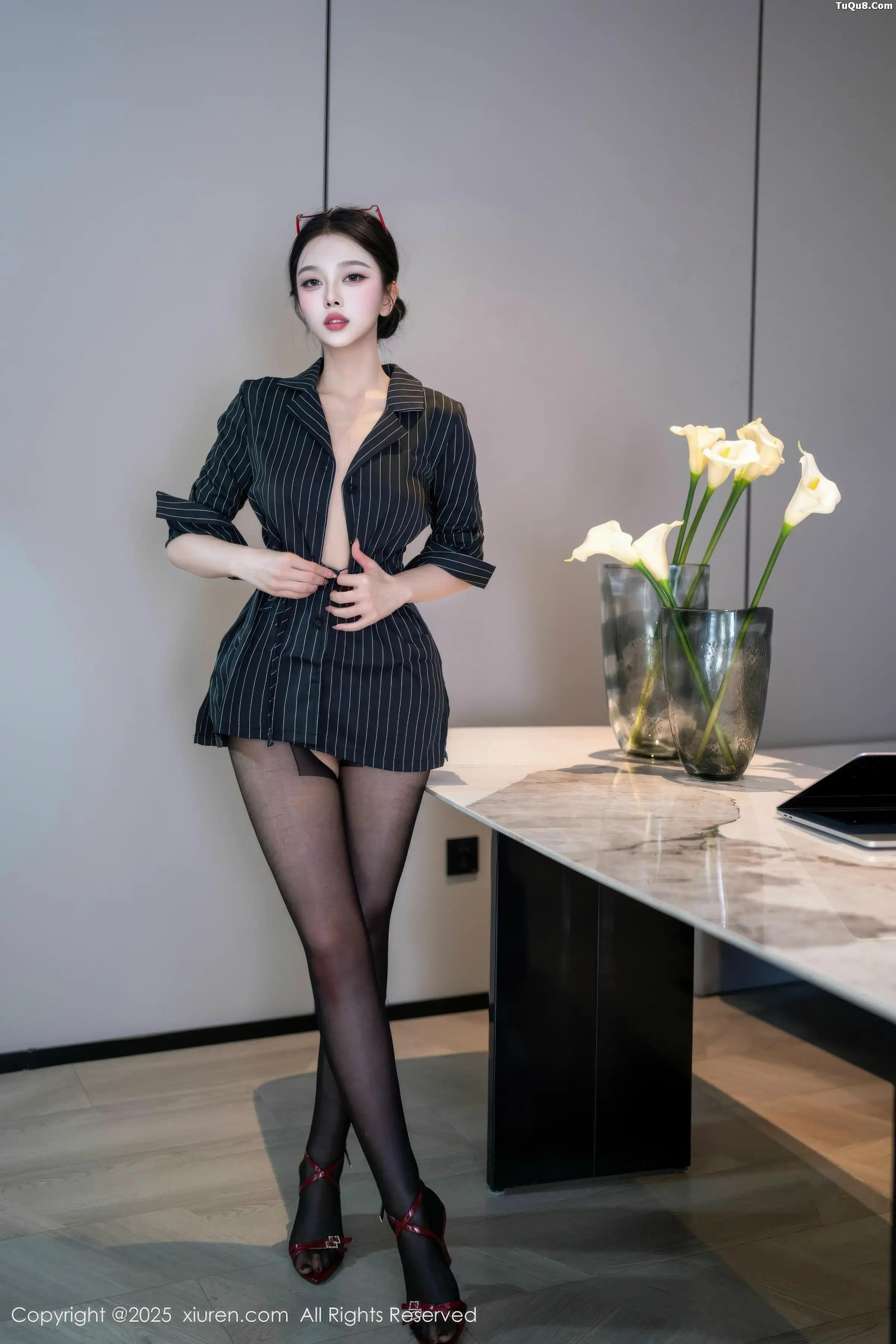 秀人集.com_[XiuRen秀人网]No.11160_新人模特诺诺子性感黑色衬衫配开档黑丝秀曼妙身姿撩人诱惑写真76P