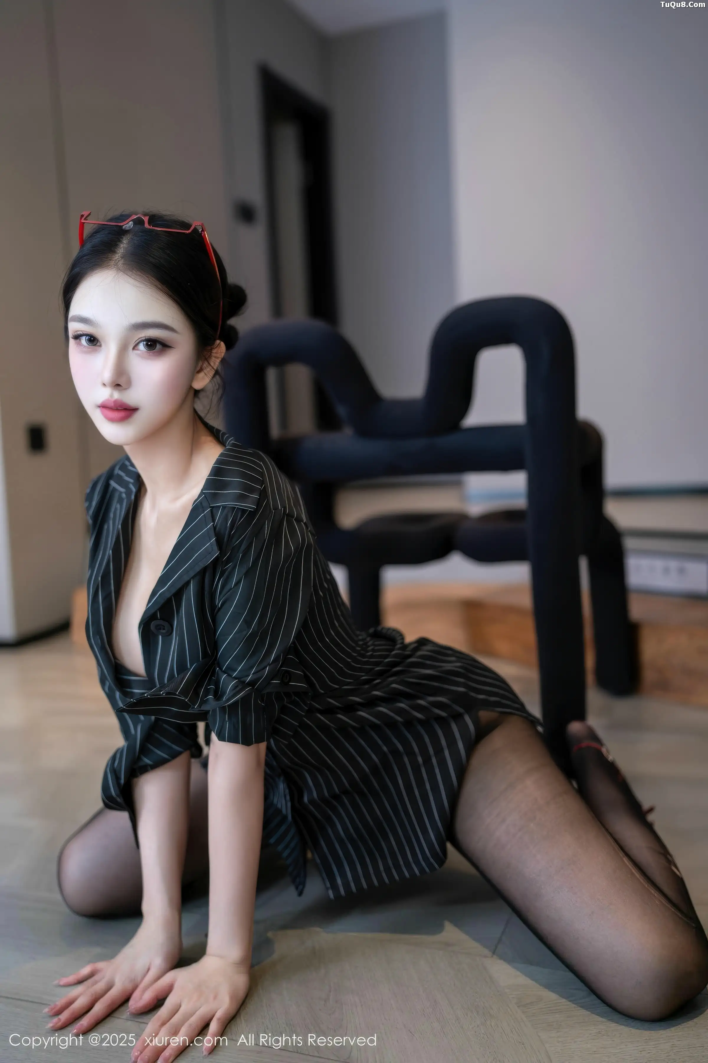 秀人集.com_[XiuRen秀人网]No.11160_新人模特诺诺子性感黑色衬衫配开档黑丝秀曼妙身姿撩人诱惑写真76P